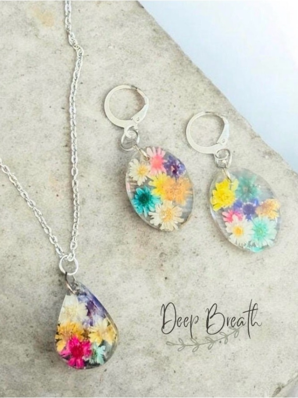 Resin Floral Teardrop Necklace with Multicolor Flower Pendant